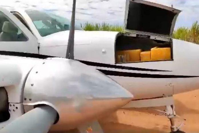 Super Tucano da FAB decola de Campo Grande para interceptar aeronave com 400 kg de cocaína