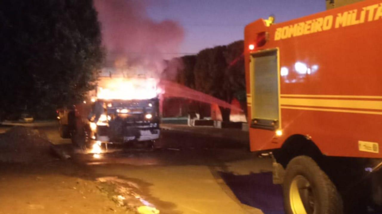 Bombeiros de Aquidauana começam Agosto combatendo incêndio em caminhão