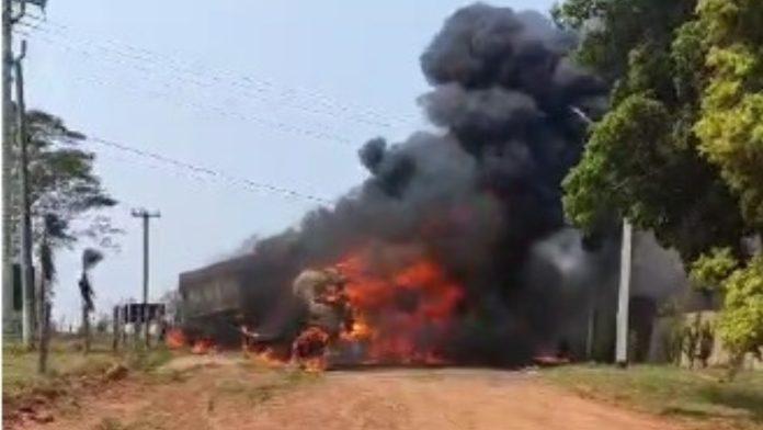 Acidente entre carretas tem explosão e mata 4 pessoas entre eles pai, mãe e filho