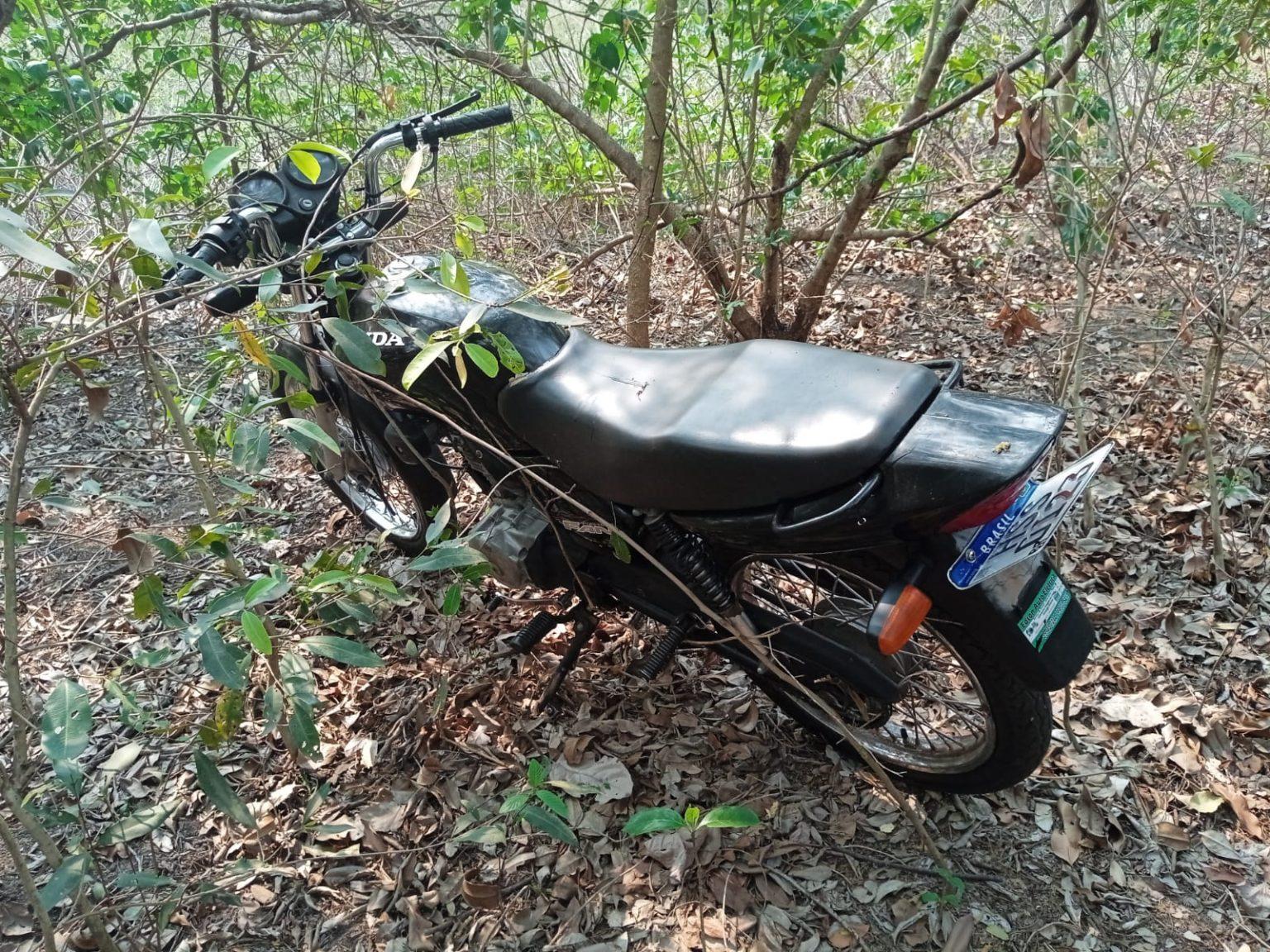 Motocicleta furtada é recuperada em matagal às margens da Rodovia MS-450, em Aquidauana