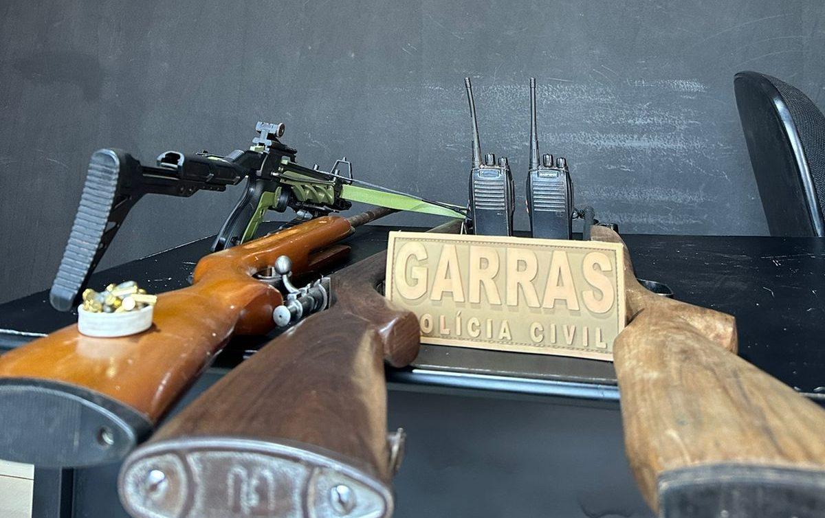 Polícias Civil e Penal apreendem armas de fogo e munições em Dois Irmãos do Buriti