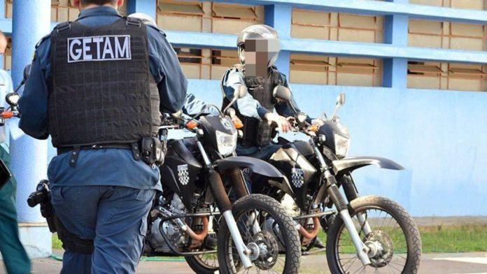 Polícia Militar flagra homem pilotando moto sem placa em Aquidauana