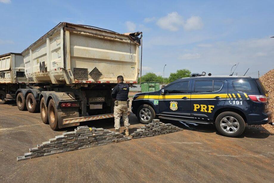 PRF apreende cocaína avaliada em R$ 3 milhões escondida em carga de soja