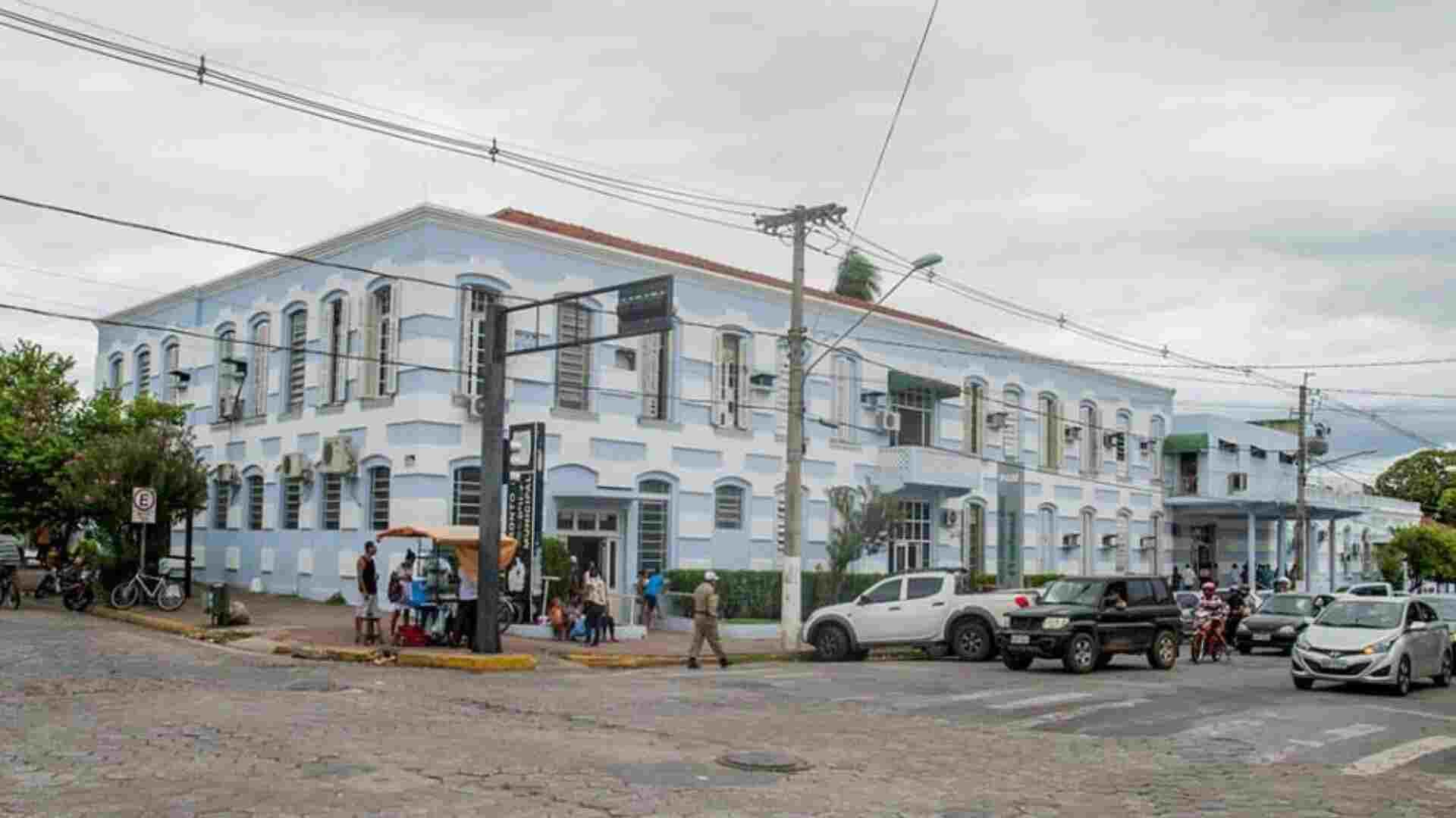 Ao se envolver em briga dentro de escola, aluno é esfaqueado em Corumbá