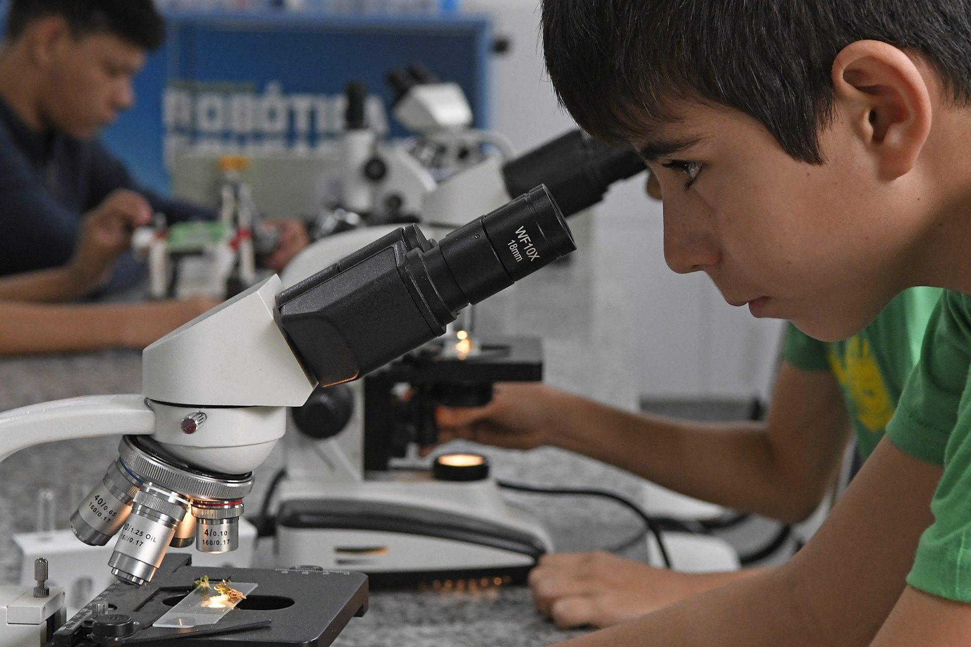 Ex-alunos da rede pública estadual de ensino contam como o estudo transformou suas vidas