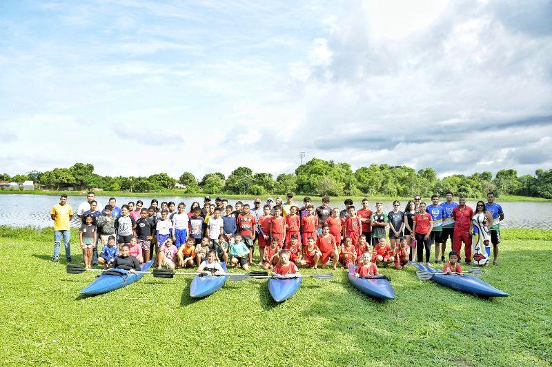 Prova de Canoagem agitou a Lagoa Comprida