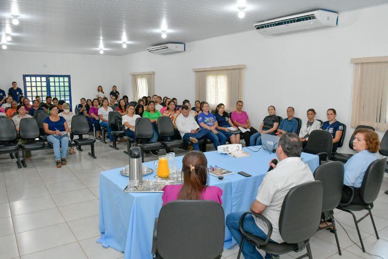 Secretaria realiza reunião de alinhamento de Gestão Escolar