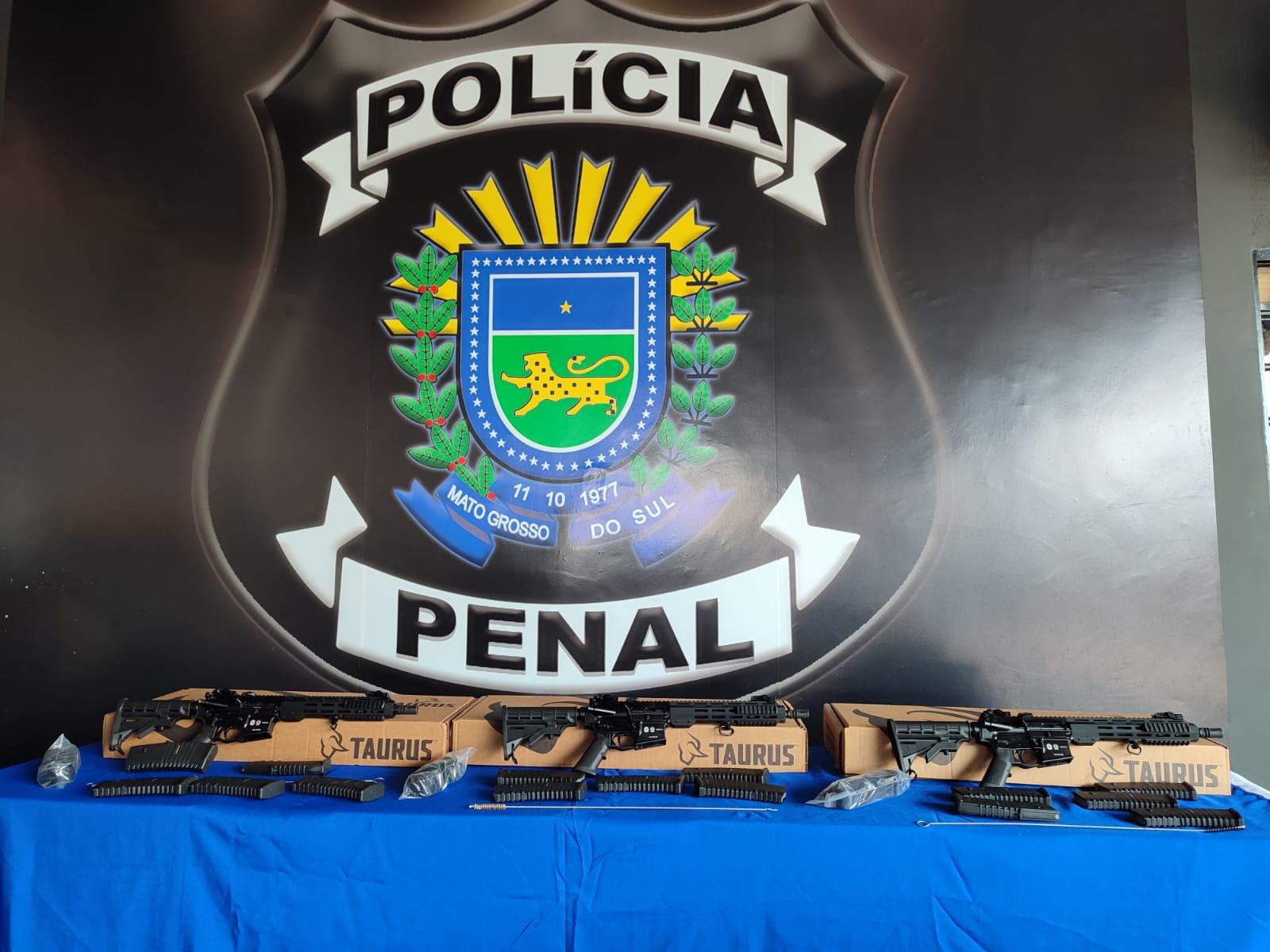 Policiais penais recebem novos fuzis para reforçar a segurança penitenciária em MS